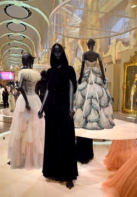 expo dior arts decoratifs|christian dior dessin.